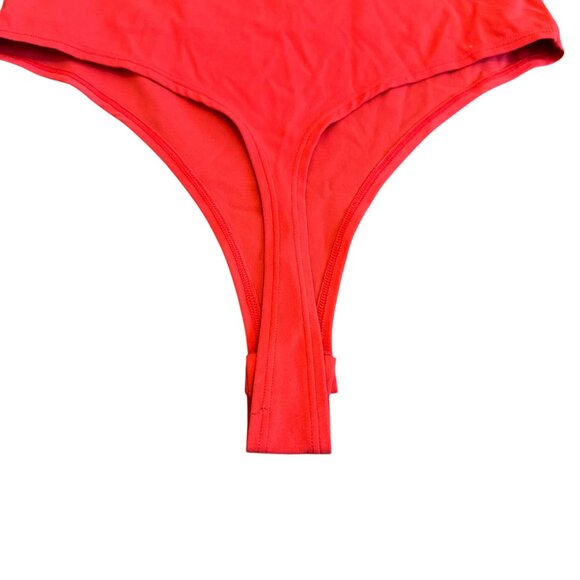 Inlyric Bright Red Strapless Bodysuit Stretch Comfort Layering Size Medium Women - Picture 8 of 10